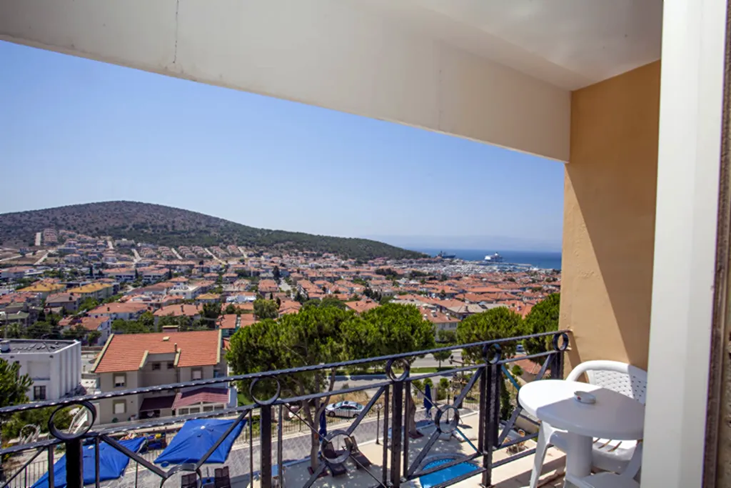 Suit oda balkon manzarası